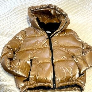 A new jacket is not worn without a tag